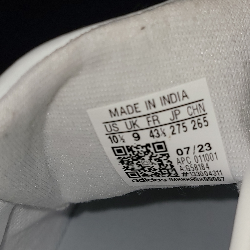 Women's White and Gold Stan Smiths - Picture 8 of 10